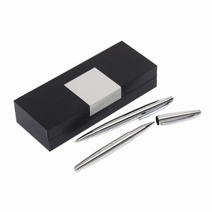 Pennenset Chromium. Zilver.